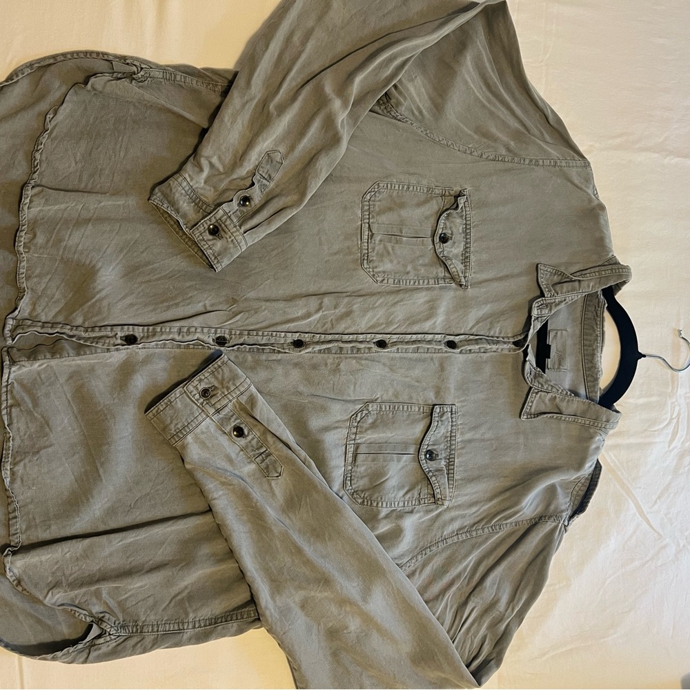 Universal Thread Light Gray utility shirt